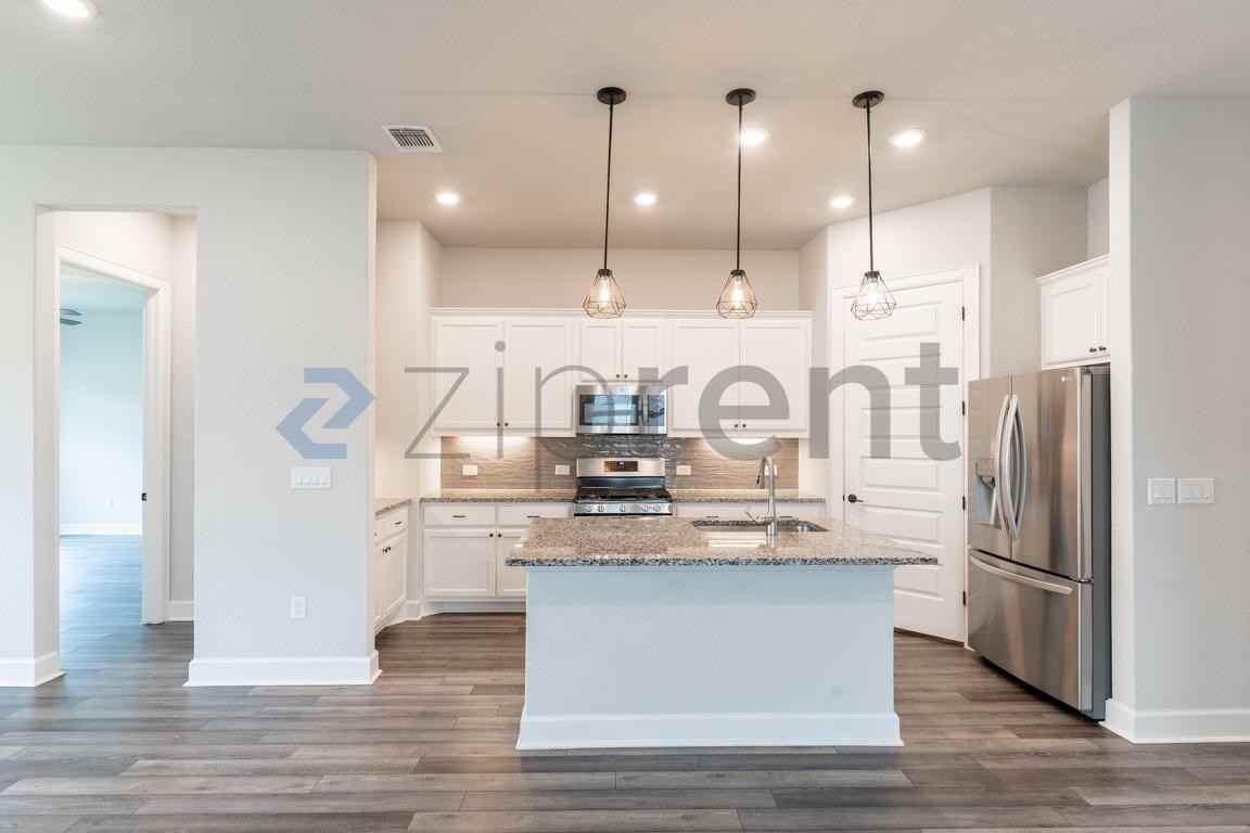 12803 Stanford Dr - Photo 5 of 13
