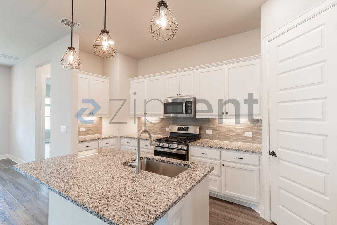 12803 Stanford Dr - Photo 6 of 13