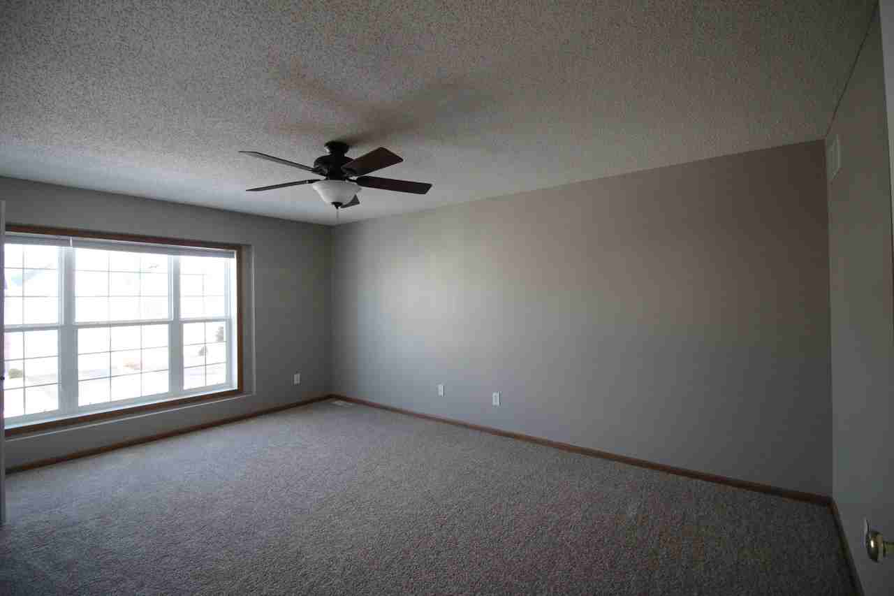 10651 Pond Curv #WB1 - Photo 7 of 20