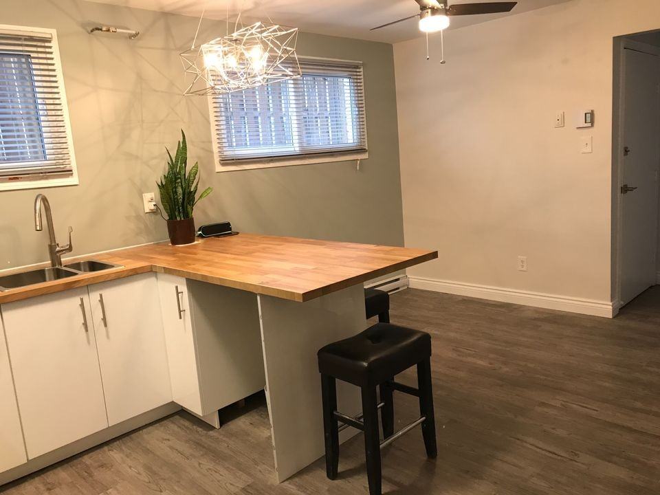 75 Rue Sherbrooke #1 - Photo 3 of 9