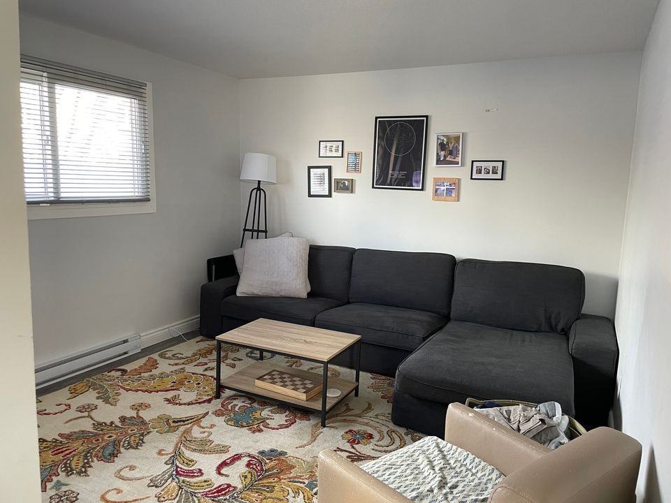 75 Rue Sherbrooke #1 - Photo 2 of 9