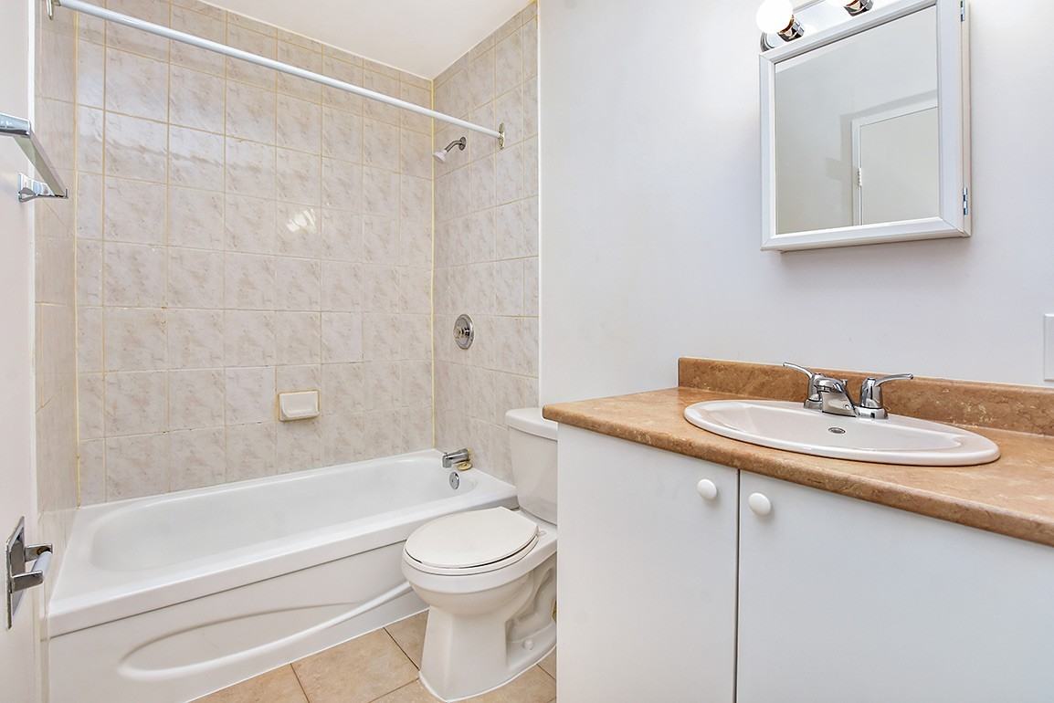 456 McArthur Avenue Apartments - Photo 5 of 9