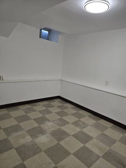 502 Somerset St.  W Ottawa, Ontario K1R 5J7 - Photo 2 of 10