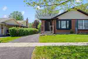 featured image of 571 Deveron Cres
