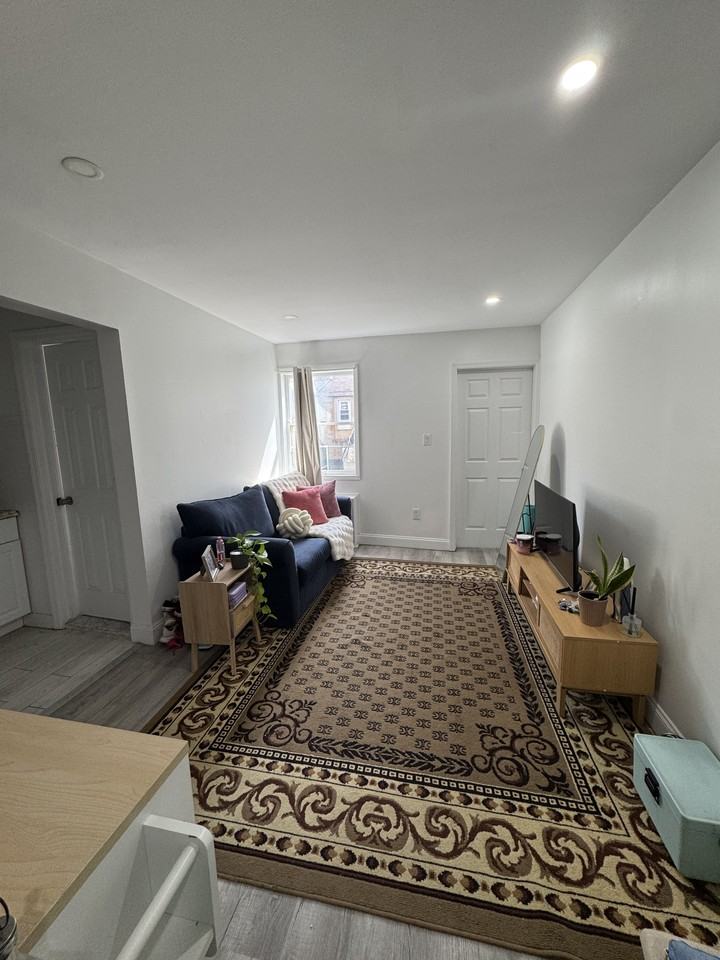 52 Florida Street #17 - Photo 3 of 10