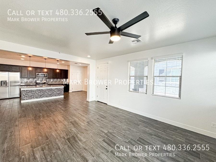 249 N Sandal - Photo 3 of 29