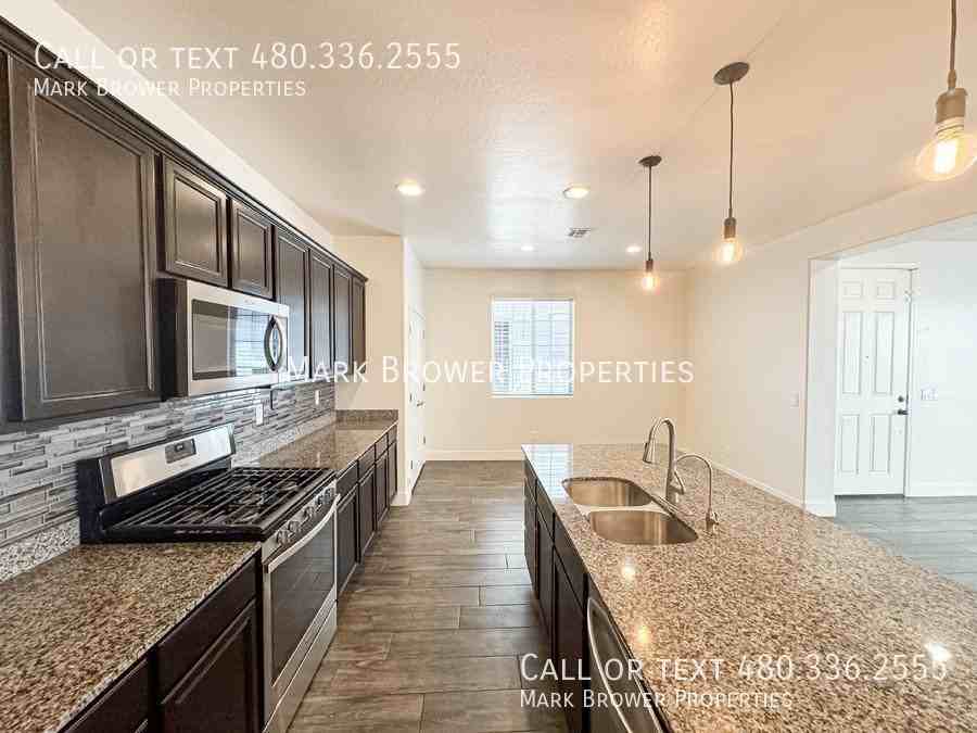 249 N Sandal - Photo 6 of 29