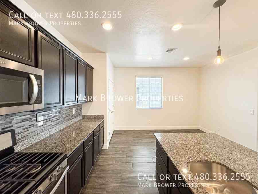 249 N Sandal - Photo 7 of 29