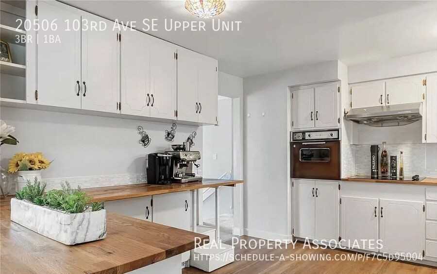 20506 103rd Ave Se Uppr Unit #Unit - Photo 2 of 22