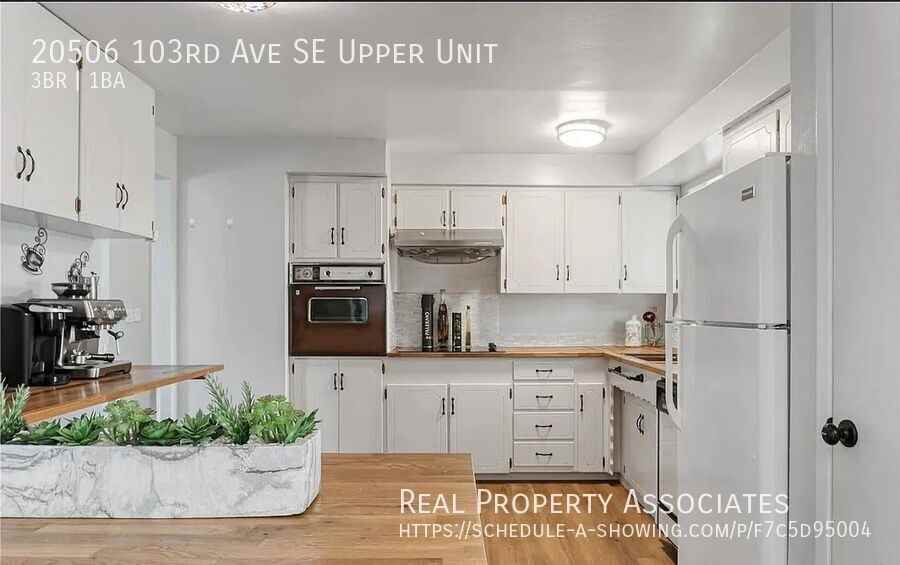 20506 103rd Ave Se Uppr Unit #Unit - Photo 3 of 22