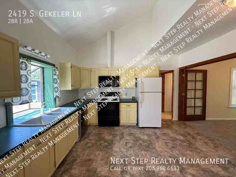 2419 S Gekeler Ln - Photo 4 of 16
