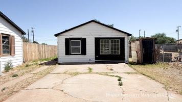 featured image of 4715 38th St Rear