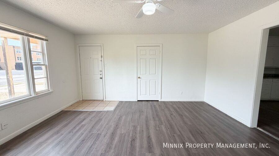 1914 20th St #A - Photo 5 of 14
