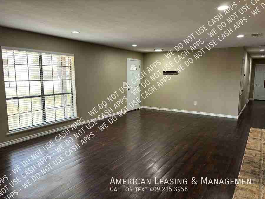 225 Ridgewood St - Photo 2 of 14