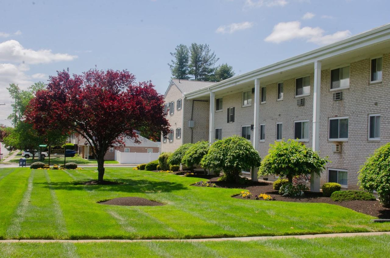Arrowhead Court Apartments - Photo 4 of 50