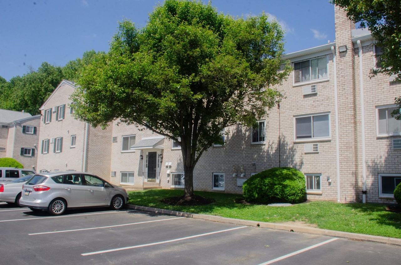 Arrowhead Court Apartments - Photo 5 of 50