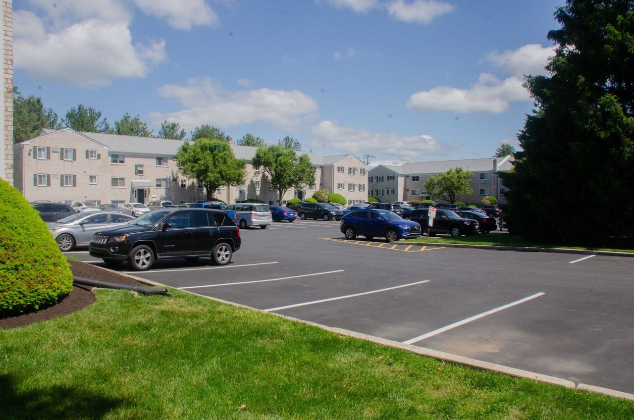 Arrowhead Court Apartments - Photo 7 of 50