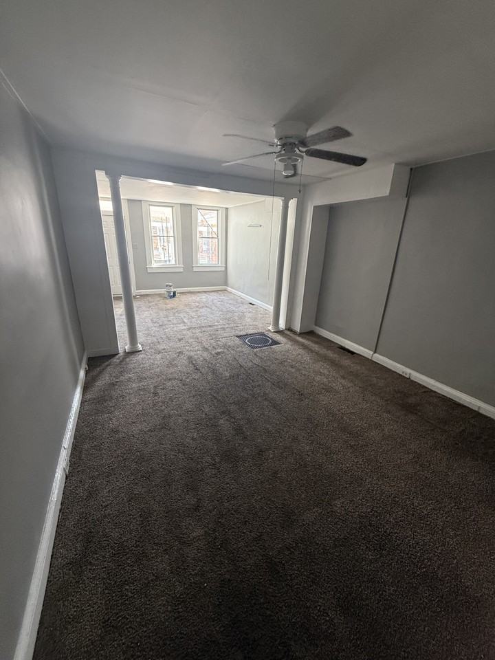 3160 Ravenwood Avenue - Photo 2 of 8