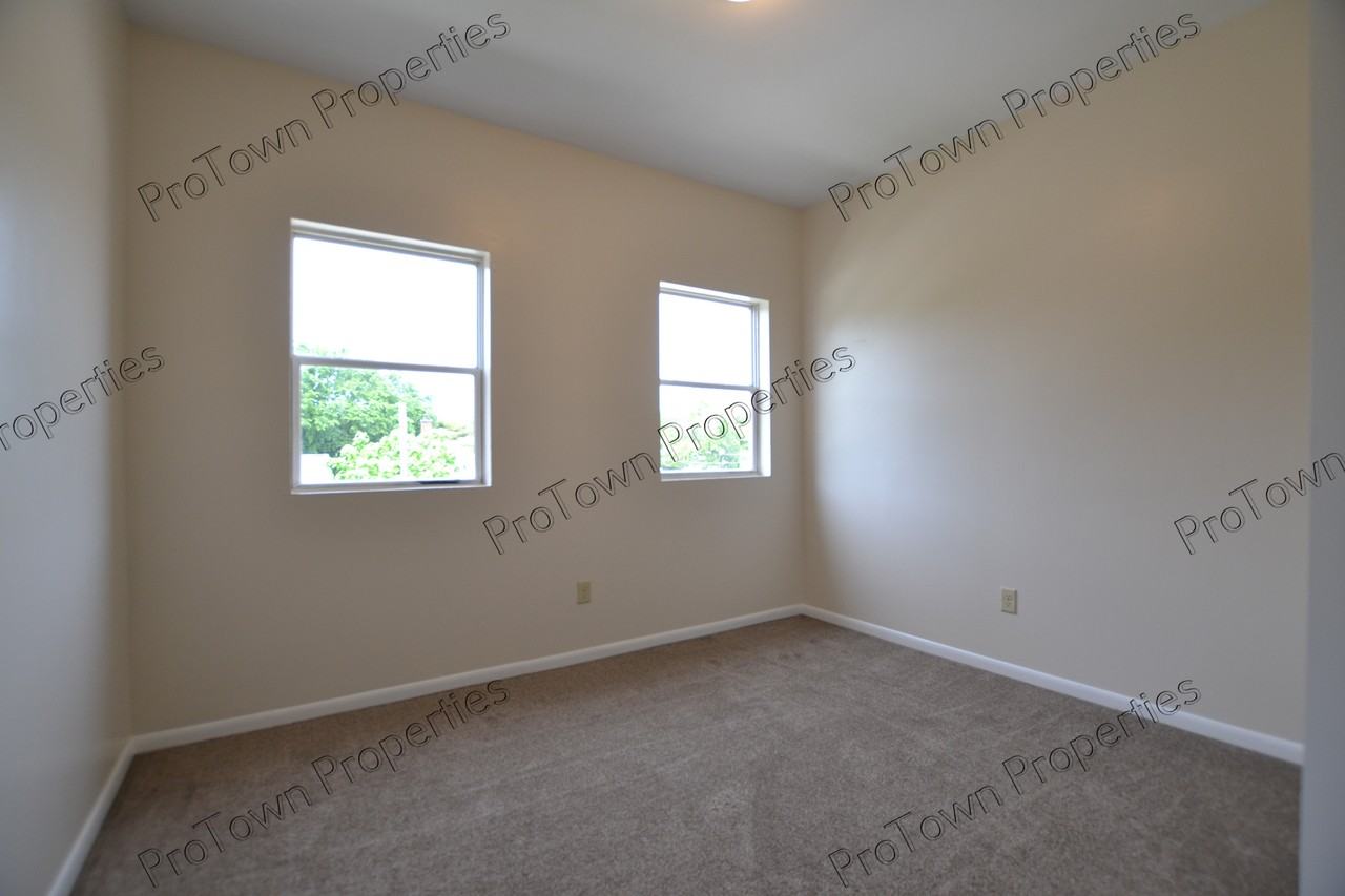 404 Oneida Street #2 - Photo 7 of 9