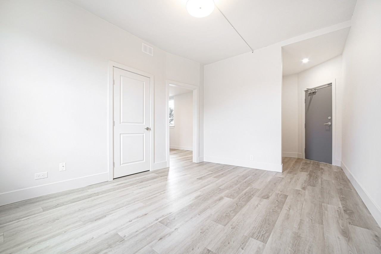 247 Young Street - Photo 5 of 25