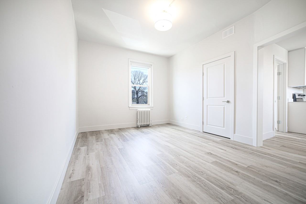 247 Young Street - Photo 7 of 25