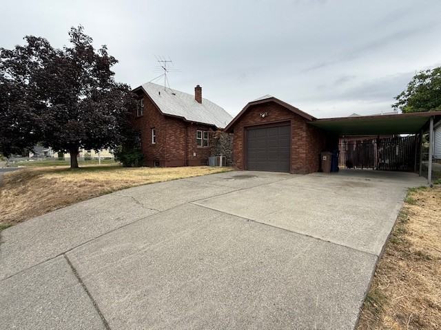 4006 N Addison St - Photo 2 of 15