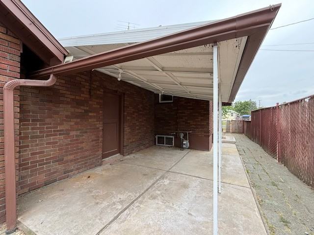 4006 N Addison St - Photo 3 of 15