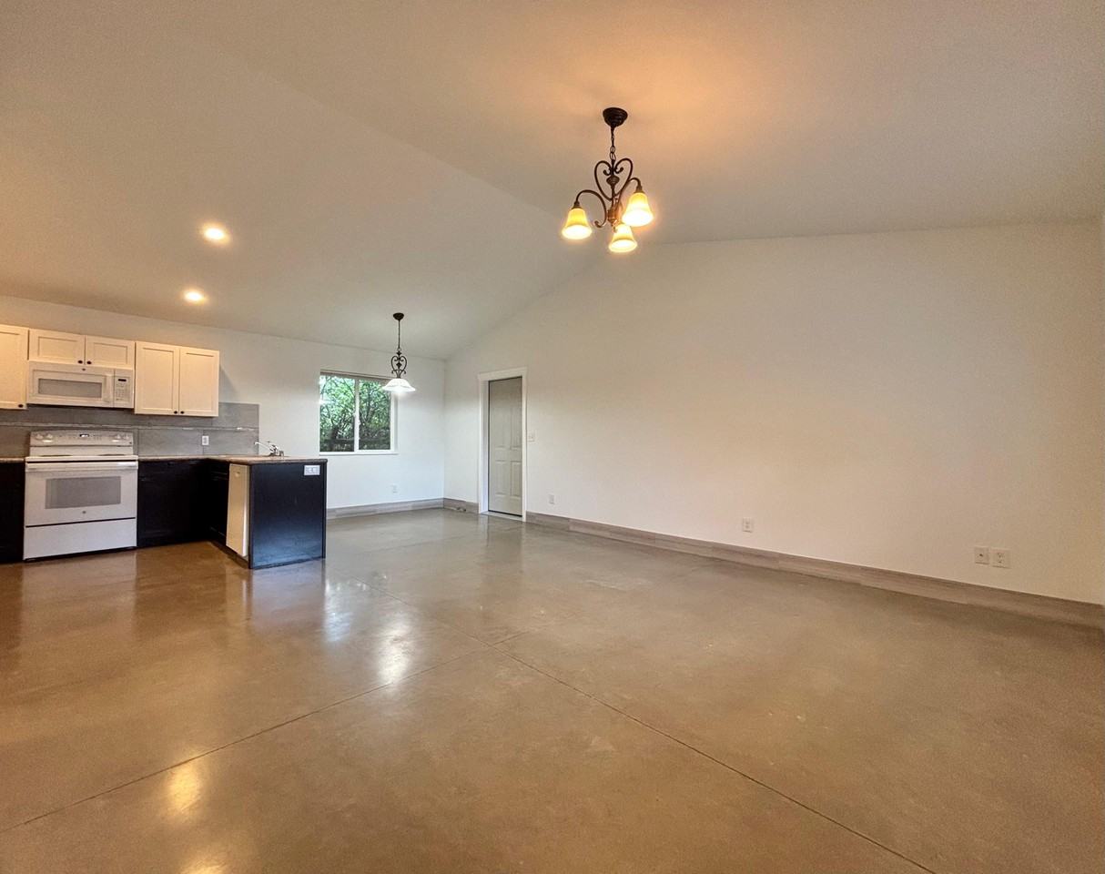 11908 E 4th Ave #1 - Photo 5 of 18