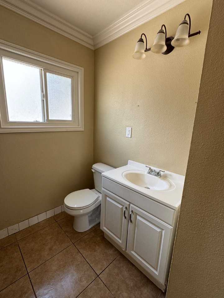 144 E Campus View Dr - Photo 6 of 16