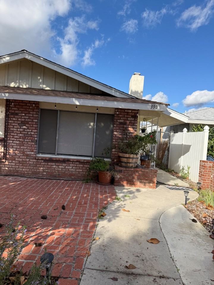 390 Magnolia Cir - Photo 2 of 10