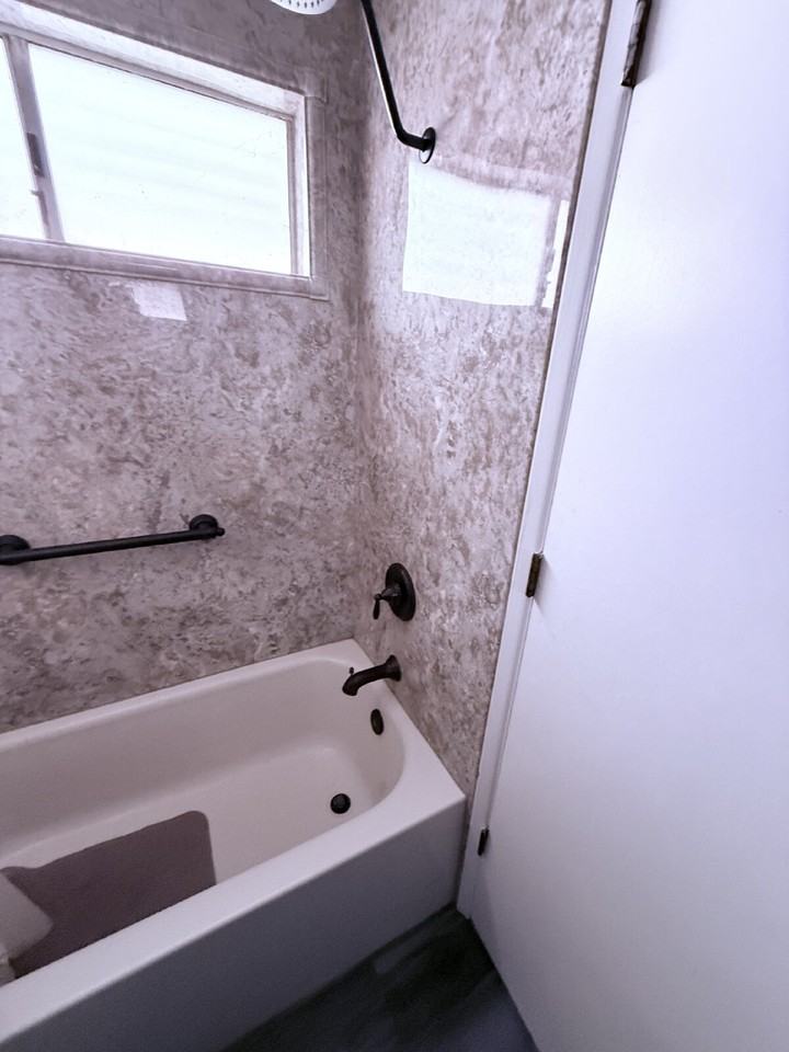 390 Magnolia Cir - Photo 4 of 10