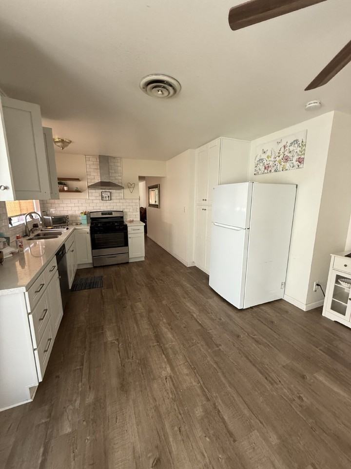 390 Magnolia Cir - Photo 7 of 10