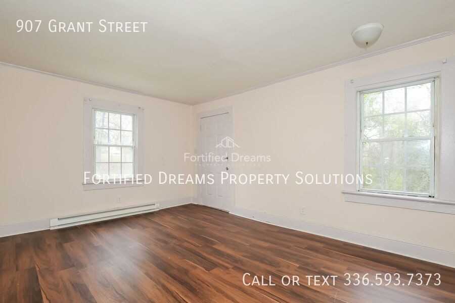 907 Grant St - Photo 3 of 34