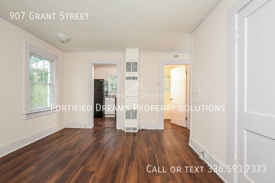 907 Grant St - Photo 5 of 34