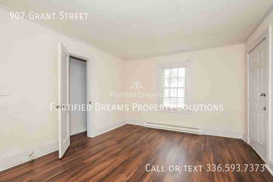 907 Grant St - Photo 6 of 34