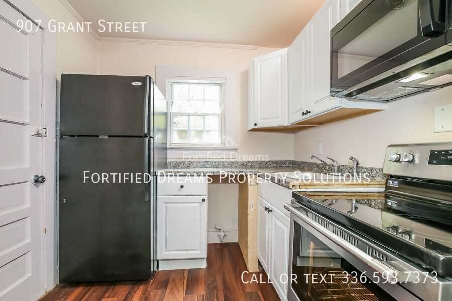 907 Grant St - Photo 7 of 34