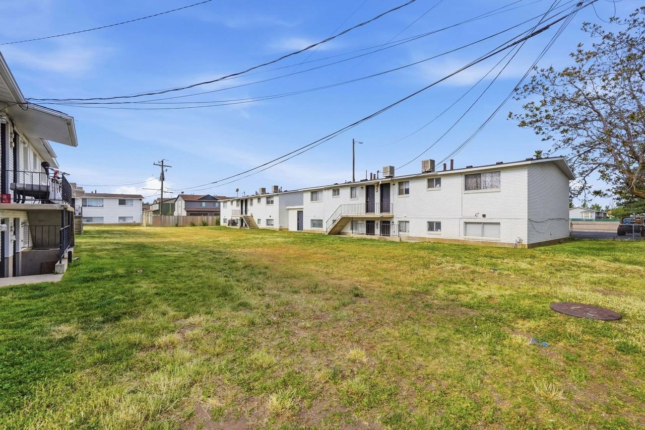 1900 West Apartments - Photo 6 of 13