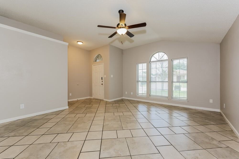 5909 Northfield Dr - Photo 3 of 16