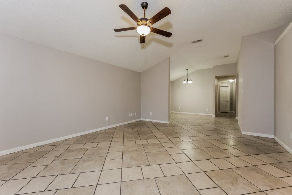 5909 Northfield Dr - Photo 4 of 16