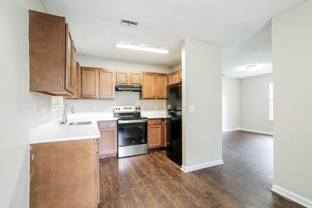 1529 Spearing St - Photo 6 of 16