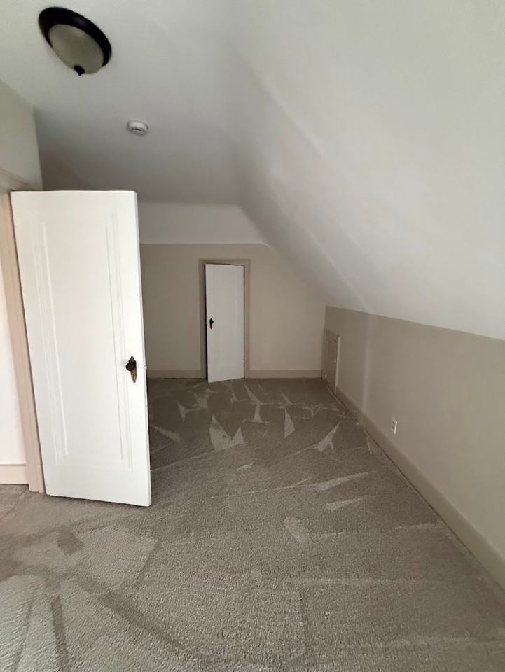 418 Waukazoo Ave #5 - Photo 7 of 21