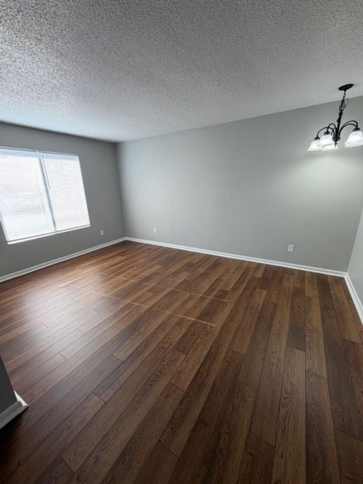 142 Stoneridge Dr - Photo 5 of 29