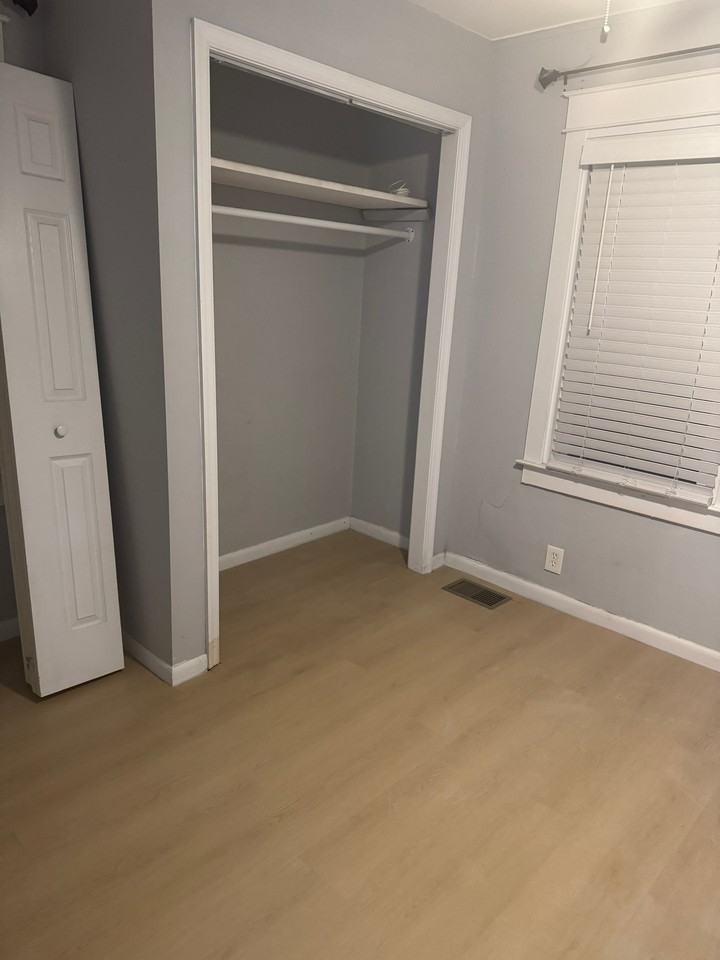 408 Seneca St - Photo 5 of 7