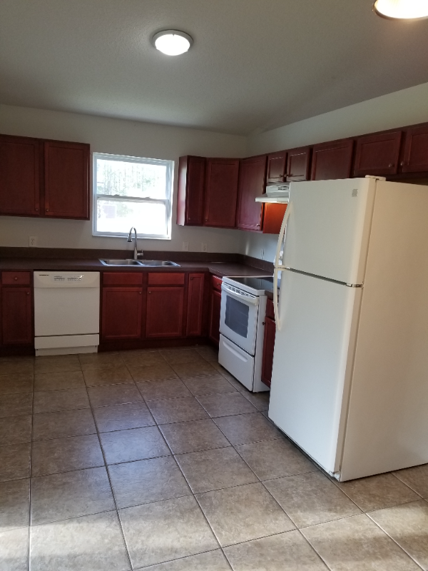 1051 N Saint Johns St - Photo 4 of 20