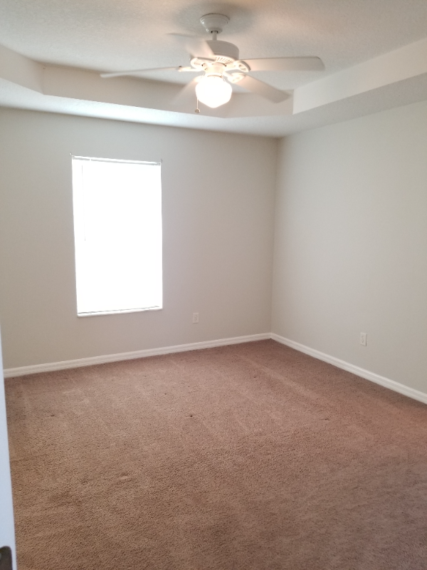 1051 N Saint Johns St - Photo 6 of 20