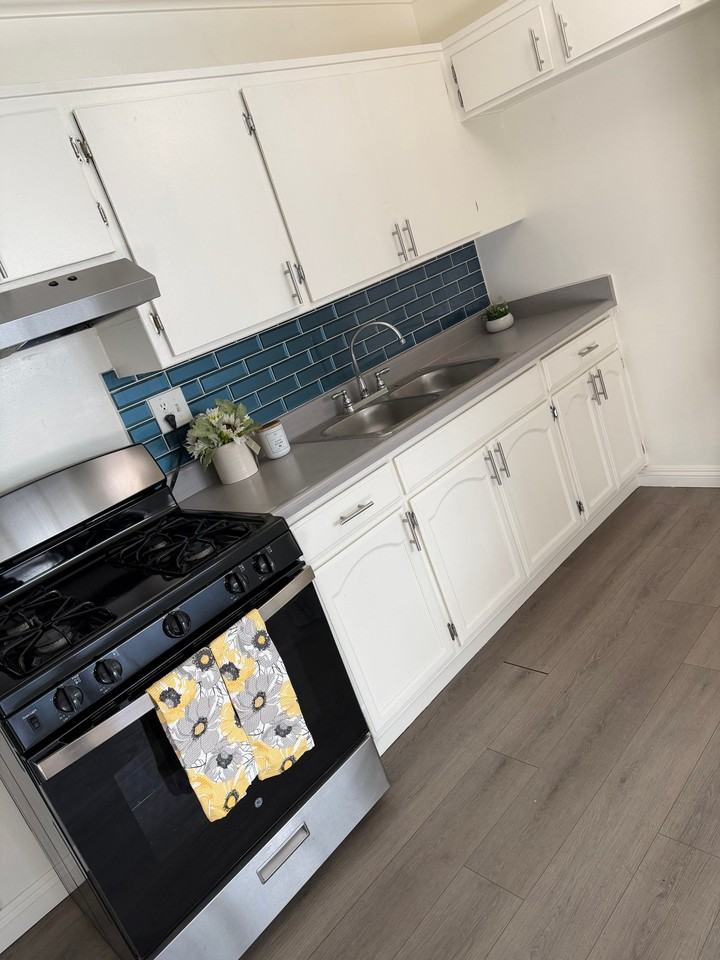 6928 Woodley Ave #204 - Photo 3 of 8