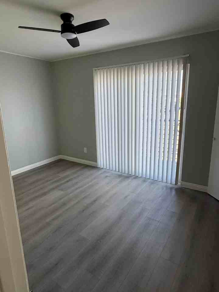 6928 Woodley Ave #204 - Photo 7 of 8