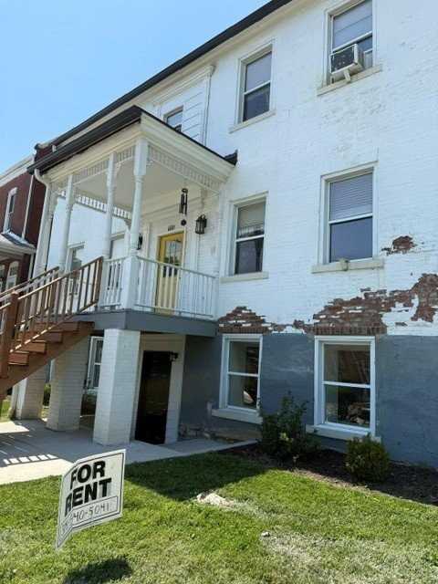 723 N 3rd St #D - Photo 3 of 9