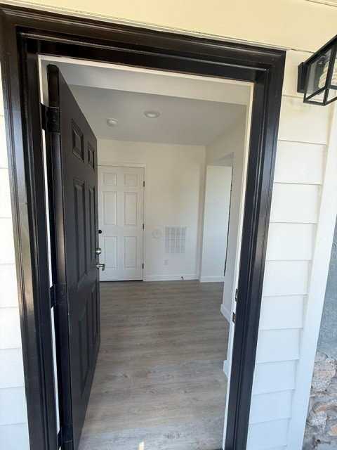 723 N 3rd St #D - Photo 7 of 9