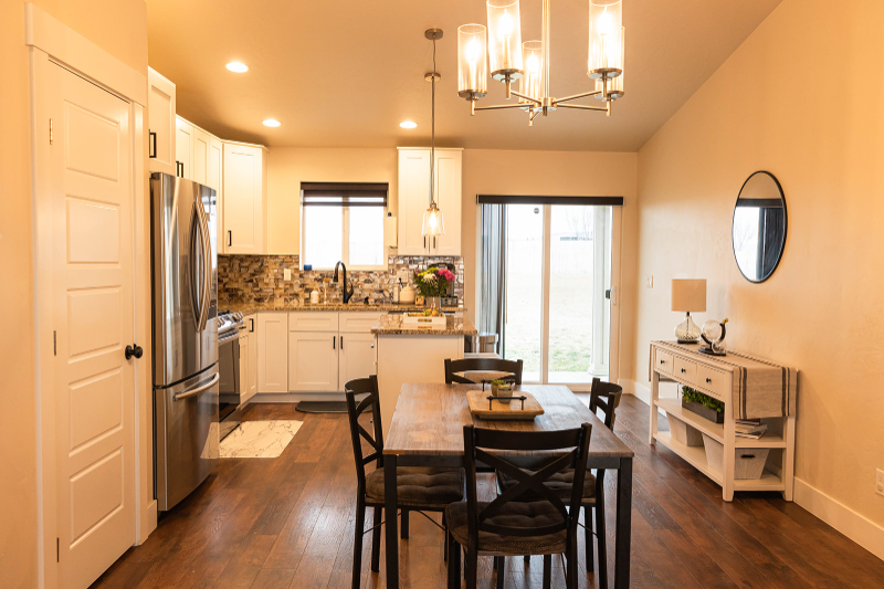 1594 Ne Cinder Loop - Photo 6 of 20